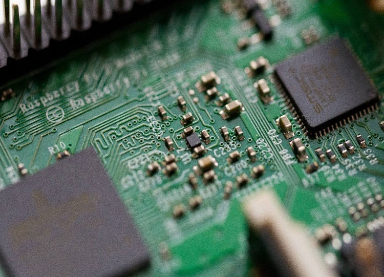 China Pushes to Design Its Own Chips But Still Relies on Foreign Tech
